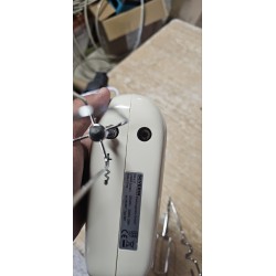Beli Severin HM 3827 ručni mikser snage 200 W sa 5 brzina