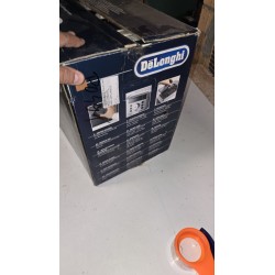 Crni DeLonghi Magnifica S ECAM 22.110.B automatski aparat za kafu sa sistemom za mlečnu penu