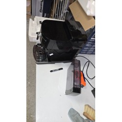 Crni DeLonghi Magnifica S ECAM 22.110.B automatski aparat za kafu sa sistemom za mlečnu penu