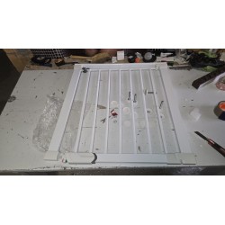 Safety 1st U Pressure Fit Flat Step Sigurnosna Kapija – 73-80cm, Bela | Outlet BGD