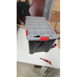 Iris Ohyama set od 2 hermetičke kutije 70 L, jedna sa polomljenim poklopcem