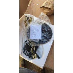 Crna Loistaa Satley podna lampa sa somotnim abažurom i zlatnim metalnim ramom