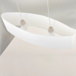 Široka viseća lampa Loistaa Son od bele tkanine sa dva E27 grla za trpezarijski sto