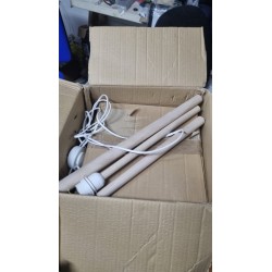 Tosel Mykines podna lampa u skandinavskom stilu sa drvenim stalkom i bež cilindričnim abažurom