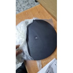 Crna Tosel Mykines podna lampa u skandinavskom stilu sa drvenim stalkom, cilindričnim abažurom i E27 grlom