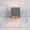 Moderna zidna lampa SpotLight Block I u obliku kocke sa teksturom betona koja osvetljava zid nagore i nadole