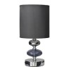 Elegantna noćna stona lampa Nave John sa crnim tekstilnim abažurom i hromiranim postoljem