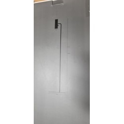 Bela Nordlux DFTP MIB 6 podna lampa sa tankim metalnim telom, okruglom bazom i podesivom glavom