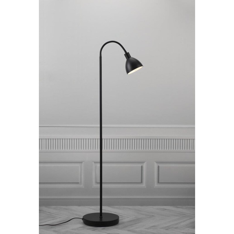 Danska crna podna lampa Nordlux Ray od čelika sa mesinganim prstenom