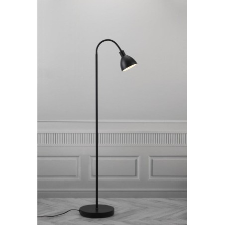 Danska crna podna lampa Nordlux Ray od čelika sa mesinganim prstenom