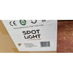 Moderna stona lampa SpotLight Marty sa bazom od punog borovog drveta i tekstilnim abažurom