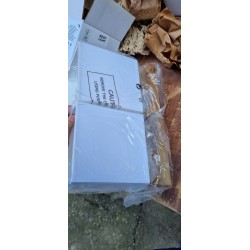 Moderna stona lampa SpotLight Marty sa bazom od punog borovog drveta i tekstilnim abažurom
