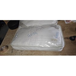 Sampur beli luksuzni jastuk 40x70 cm sa šupljim mikrofiber vlaknima i prugastom žakard navlakom