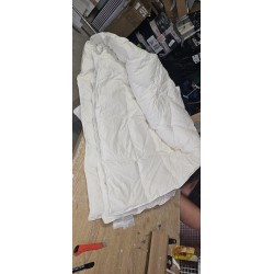 Wolkenkind beli jorgan 135x200 cm od guščijeg paperja i perja sa blagim žućenjem od stajanja