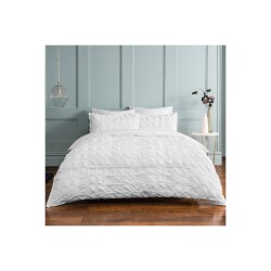 Bela Sleepdown Rouched Pleat posteljina dimenzija 220x260 cm sa dekorativnim naborima u svetloj spavaćoj sobi