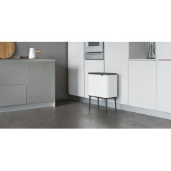 Luksuzna bela kanta na nogarima Brabantia Bo Touch 34L sa dve pregrade outlet