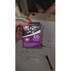 SnowWhite 100 LED lampice na baterije sa zelenim kablom i hladno belim svetlom