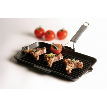 Staub liveni grill tiganj 34x21cm sa sklopivom ručkom i emajliranim gusom za savršen roštilj
