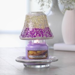 Yankee Candle Lemon Lavender mirisna sveća u maloj staklenoj tegli od 104 grama sa aromom limuna i lavande