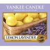 Yankee Candle Lemon Lavender mirisna sveća u maloj staklenoj tegli od 104 grama sa aromom limuna i lavande