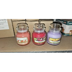 Yankee Candle Lemon Lavender mala mirisna sveća u staklenoj tegli od 104 g