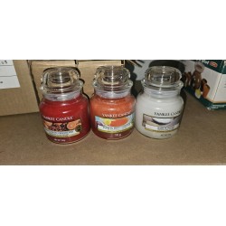 Yankee Candle Passion Fruit Martini mala mirisna sveća u staklenoj tegli od 104 g