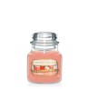 Yankee Candle White Strawberry Bellini mirisna sveća  104 grama sa cvetno-voćnim mirisom jagode i šampanjca