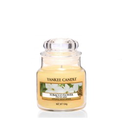 Yankee Candle Tobacco Flower mirisna sveća u maloj staklenoj tegli od 104 grama sa začinsko-drvenastim mirisom cveta duvana
