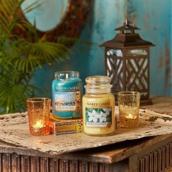Yankee Candle Tobacco Flower mirisna sveća u maloj staklenoj tegli od 104 grama sa začinsko-drvenastim mirisom cveta duvana