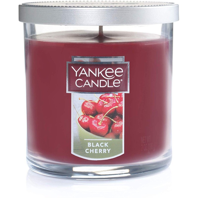 Crvena Yankee Candle Black Cherry mirisna sveća od 198 grama u staklenoj čaši sa glatkim oblikom
