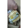 Žuta Yankee Candle mirisna sveća u maloj tegli sa mirisom sicilijanskog limuna uživo