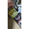 Žuta Yankee Candle mirisna sveća u maloj tegli sa mirisom sicilijanskog limuna uživo