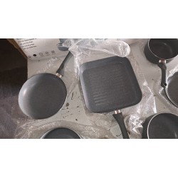 Gr8 Home Set Posuđa 9 Delova | Sivi | Sa Grill Tiganjem
