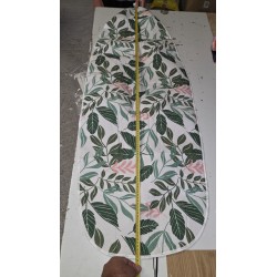 Zelena navlaka za dasku za peglanje sa dezenom lišća dimenzija 134x45 centimetara uživo