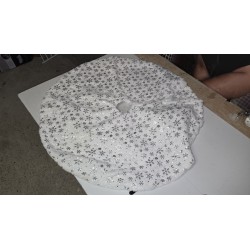 plisana-prostirka-ispod-jelke-90cm-bela-srebrne-pahulje-mrlja-outlet-5