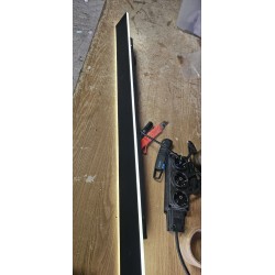 Crna moderna spoljašnja LED zidna lampa dužine 100 cm sa toplim belim osvetljenjem gore i dole