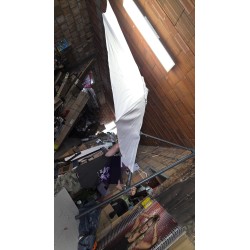 Svetlo sivi Doppler Ravenna Light konzolni suncobran prečnika 300 cm sa aluminijumskim ramom