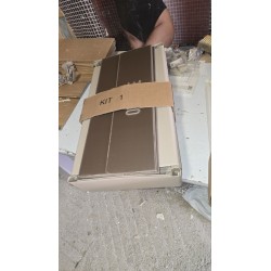 Visoki krem Keter Groove Tall plastični ormar sa drvenim ručkama i tri podesive police
