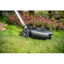 yard-force-iflex-lm-f23-aku-kosilica-12v-outlet-ispada-točak-3