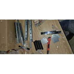 Beli Germania Arvada ormarić ispod lavaboa 60x60x35 cm sa metalnim ručkama i nogarima, outlet sa naprslinom kod nogice