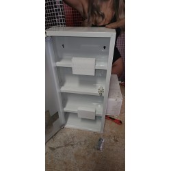 Relaxdays EMERGENCY XXL ormarić za prvu pomoć od čelika i stakla, sa oguljenom farbom u gornjem ćošku