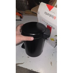 Brabantia NewIcon 3 L kanta, mat crna, 26.4x23.5x16.8 cm | Outlet BGD