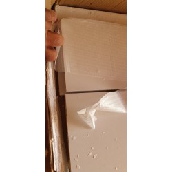 Visoka kupatilska polica u sivoj boji sa dva zatvorena odeljka i dve otvorene police, 39.5x19.5x170 cm