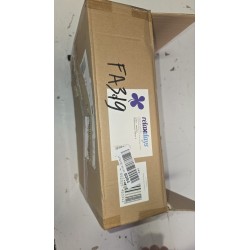 Beli Relaxdays metalni ormarić za lekove 32x21.5x8 cm sa zelenim krstom, bravom i dve police