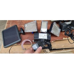 Solarni Reflektor sa 3 Glave i 178 LED sa Detektorom Pokreta | Outlet BGD
