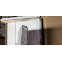 Leane sklopivi trpezarijski sto beton bela sa dve ekstenzije i manjim oštećenjima sa donje strane ploča