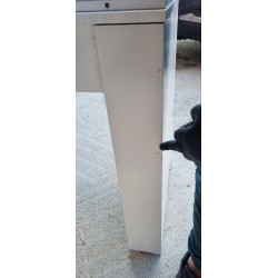 Beli trpezarijski sto sa ekstenzijama do 144 cm, B klasa sa sitnim oštećenjima prikazanim na slikama uživo