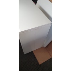 Beli trpezarijski sto sa ekstenzijama do 144 cm, B klasa sa sitnim oštećenjima prikazanim na slikama uživo
