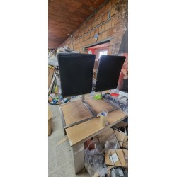 Fredriks Modern Living Augusta I set od dve crne stolice od prave kože sa rukonaslonima i izgrebanim metalnim ramom