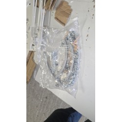 Beli FMD Verona cipelarnik sa tri preklopna odeljka i sitnim milimetarskim oštećenjima, dimenzija 58,5 x 104,5 x 17 cm